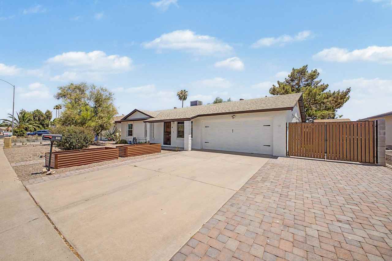 855 W Lindner Ave - Photo 3 of 32