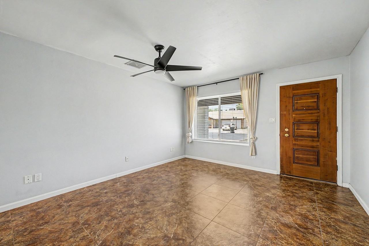 855 W Lindner Ave - Photo 6 of 32