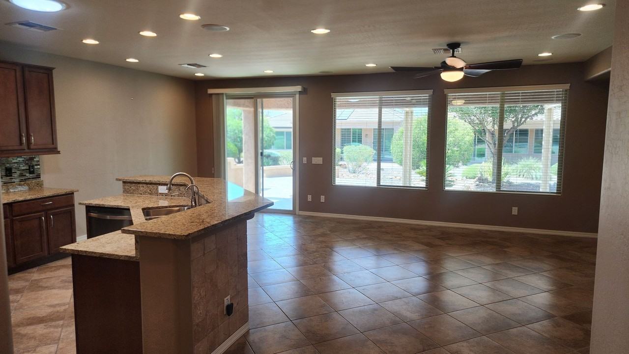 26208 W Tina Ln - Photo 4 of 18