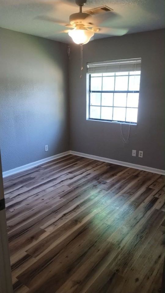 2620 Maple Ave - Photo 6 of 11