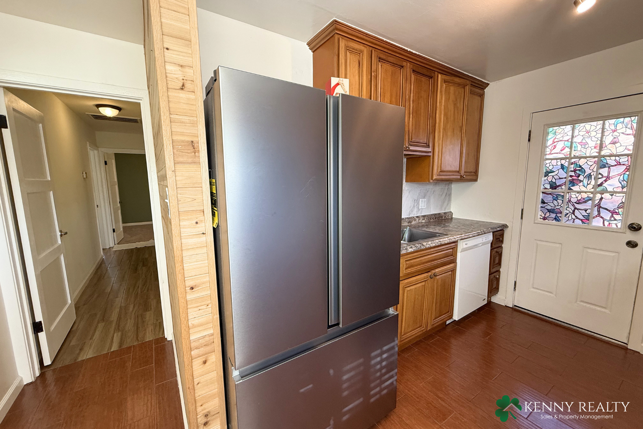925 Newman Dr - Photo 7 of 22