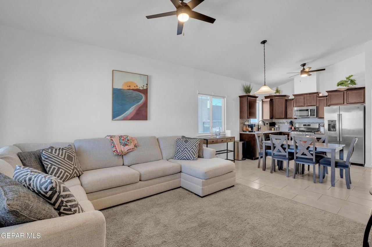 14364 Nick Drahos Ln - Photo 4 of 34