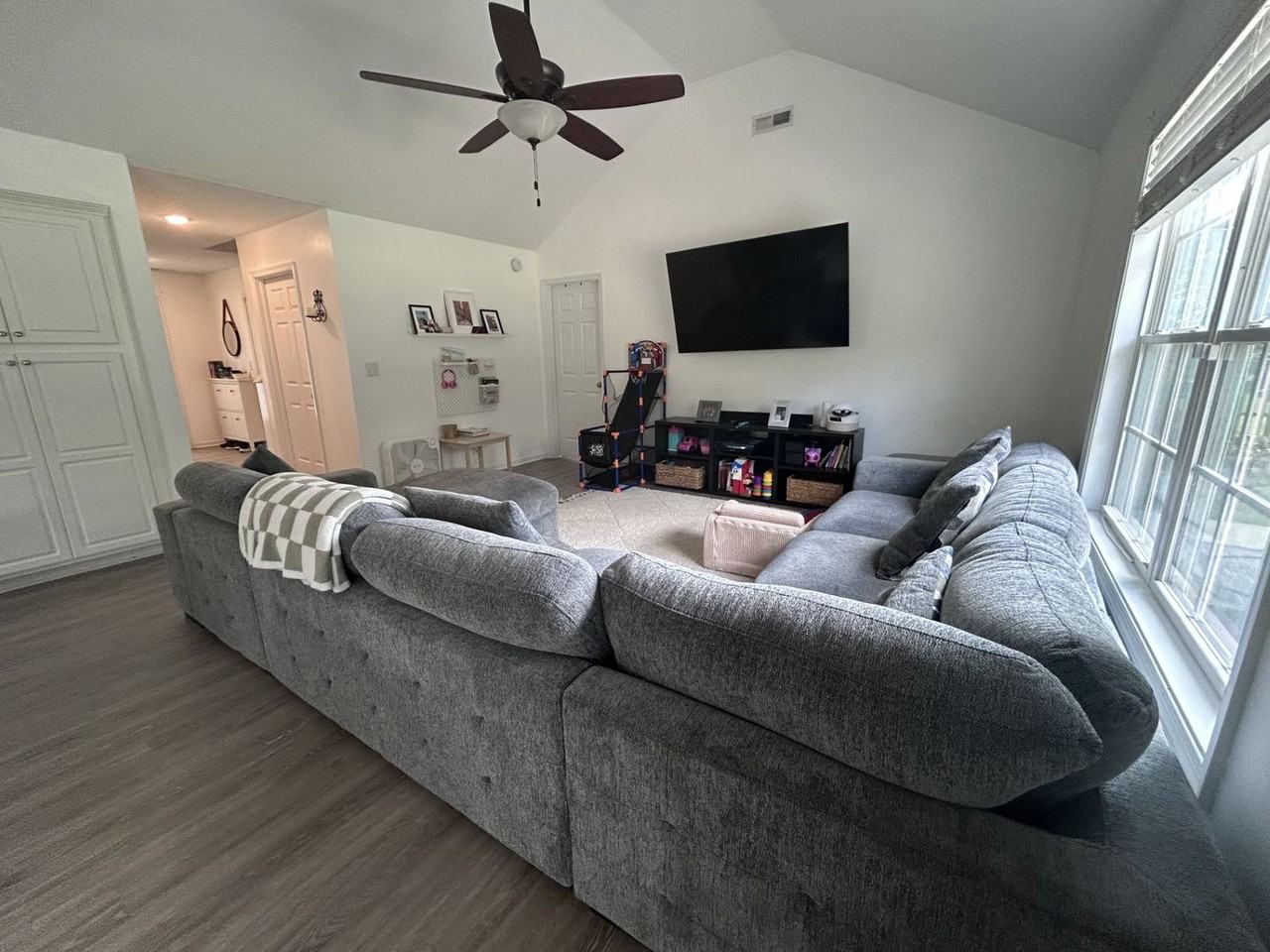 308 Prince William Dr - Photo 3 of 20