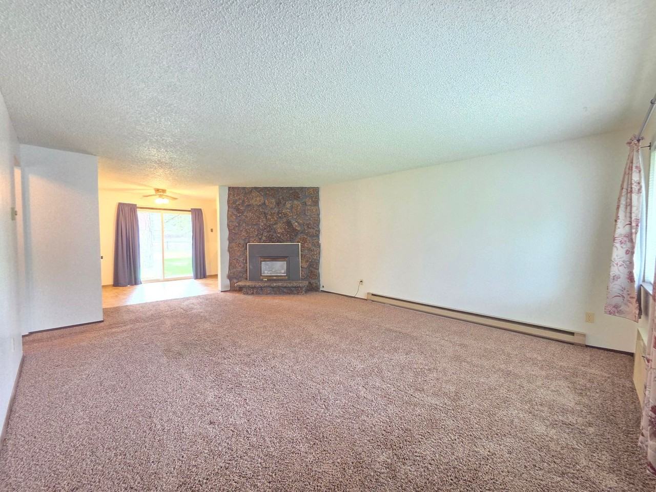 1318 S Robinhood St - Photo 2 of 20
