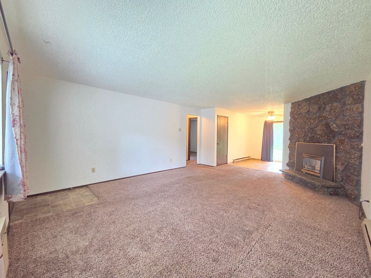 1318 S Robinhood St - Photo 3 of 20