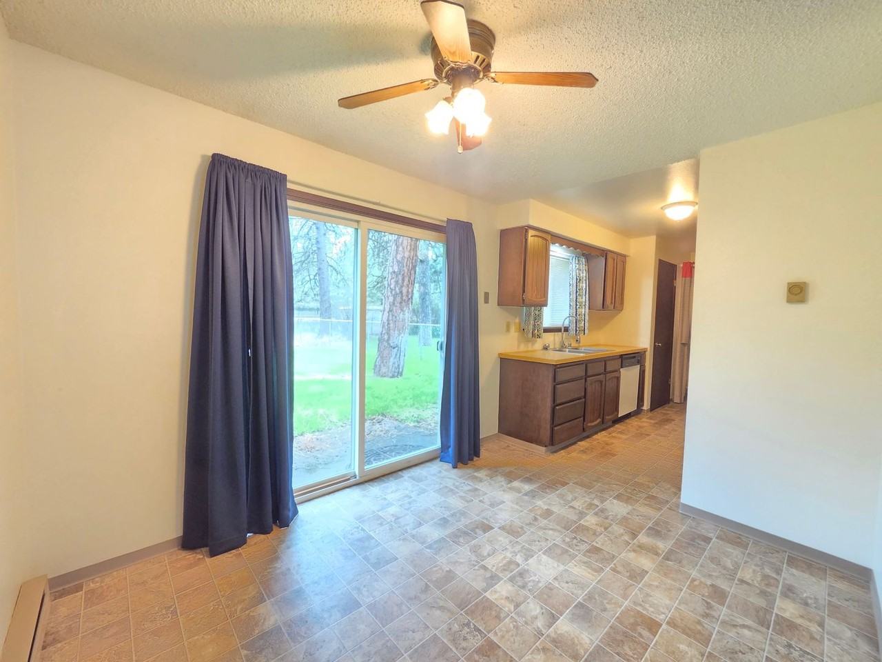 1318 S Robinhood St - Photo 5 of 20