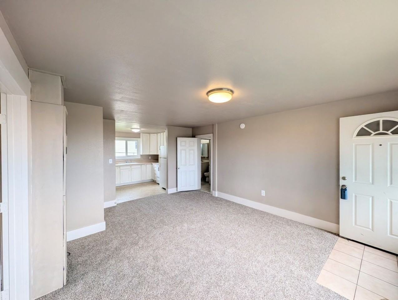 1020 Wall St - Photo 2 of 12