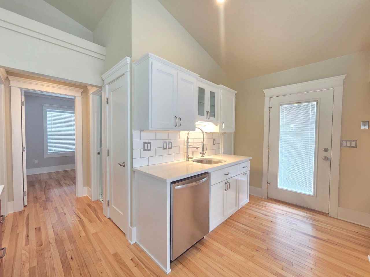 34 W 26th Ave - Photo 5 of 36