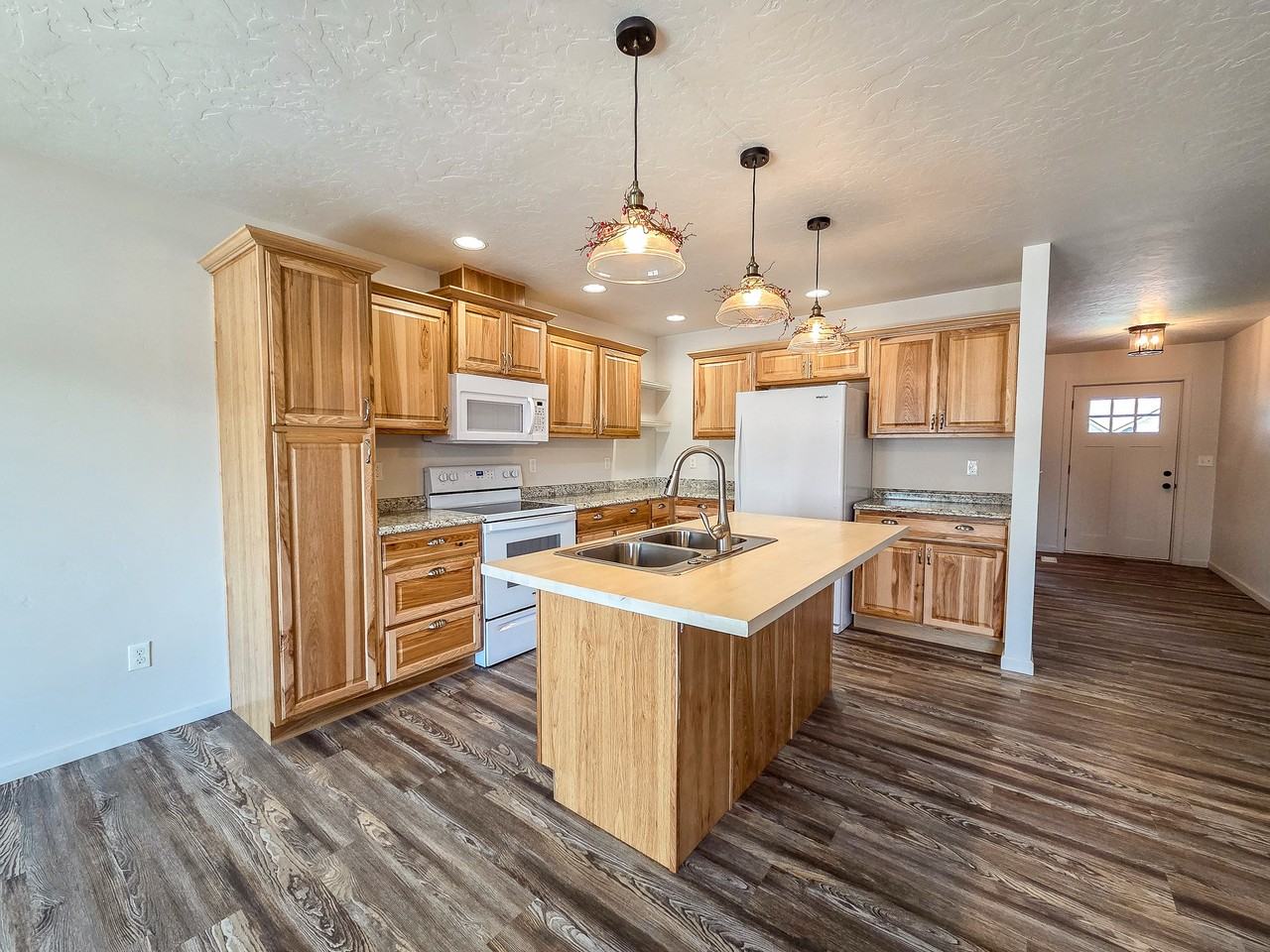 262 Ash Loop #1 - Photo 2 of 12