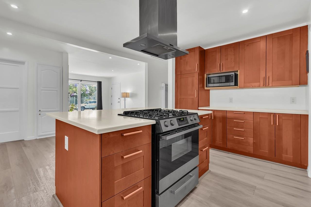 6415 W 87th St - Photo 5 of 26