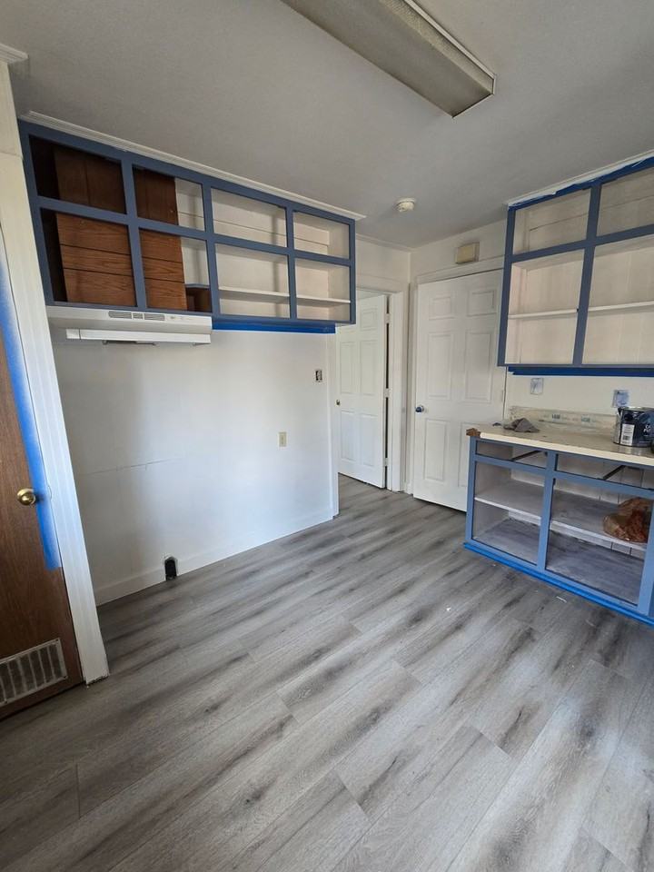 234 W 21st St - Photo 3 of 5