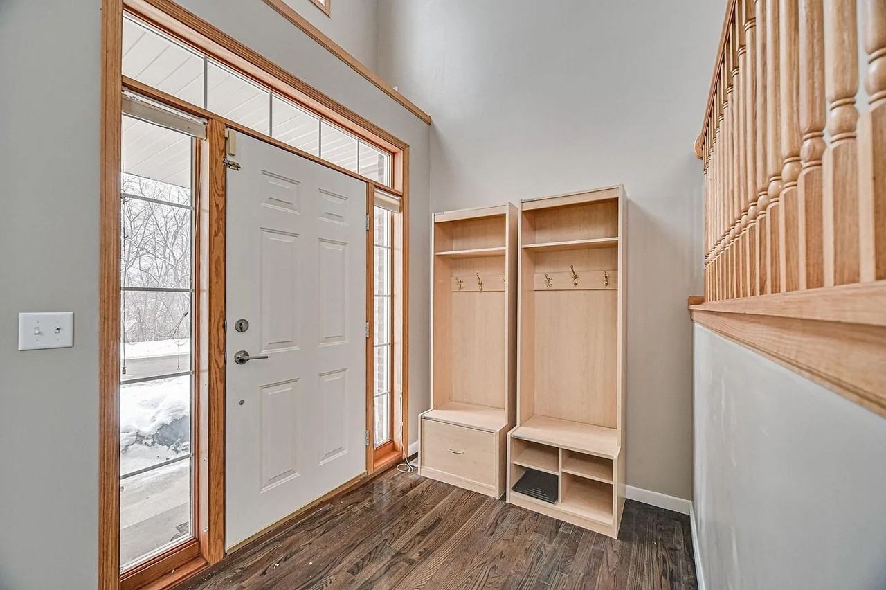 1702 Par Ln - Photo 2 of 49