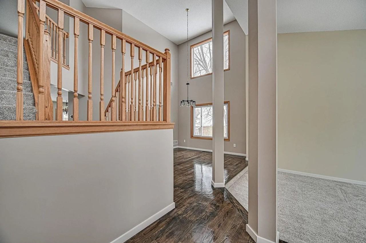 1702 Par Ln - Photo 3 of 49