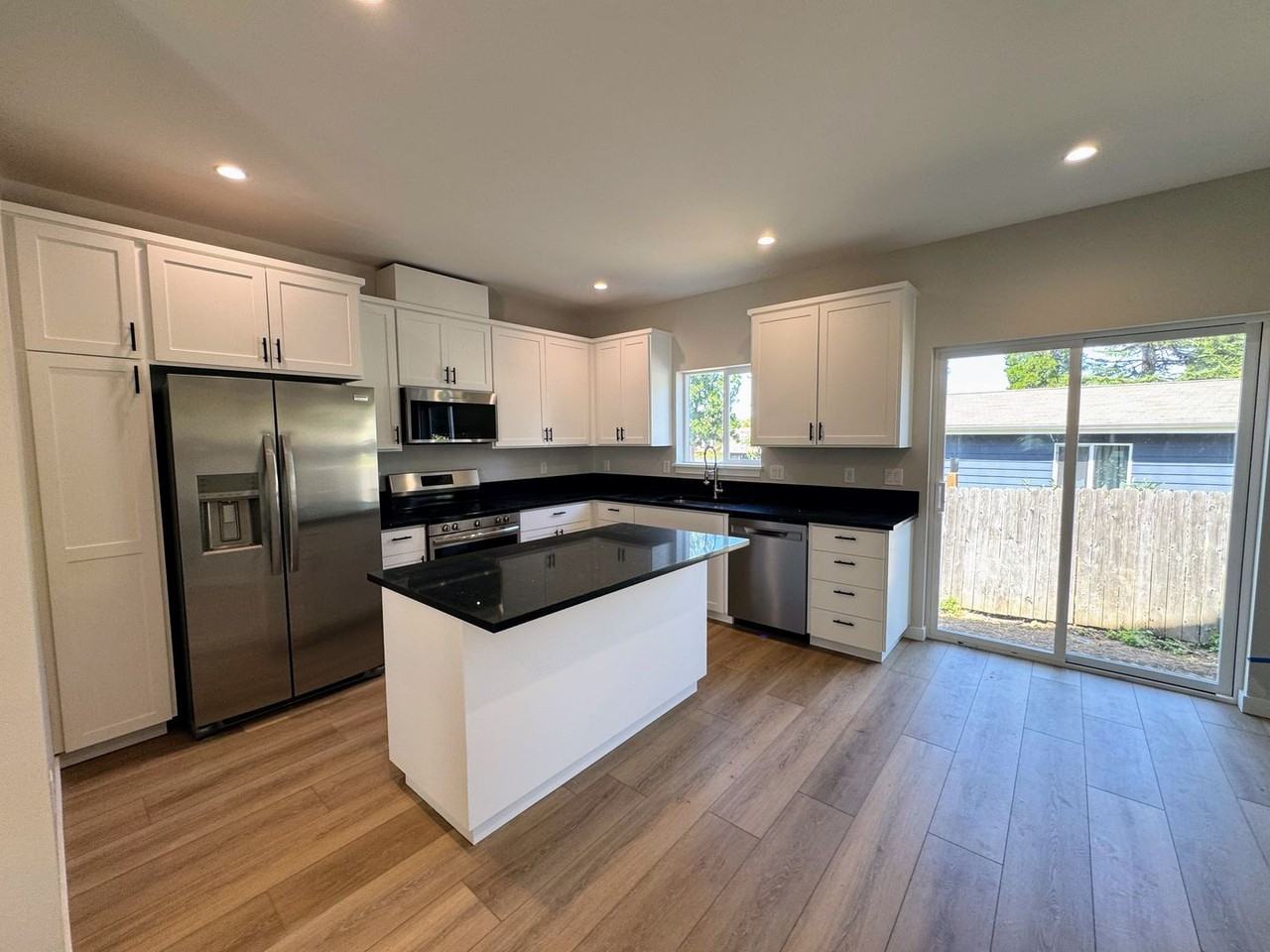 13822 Se Oatfield Rd - Photo 3 of 28