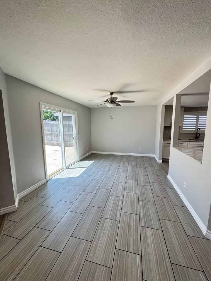 1351 Christobal Ln - Photo 4 of 37