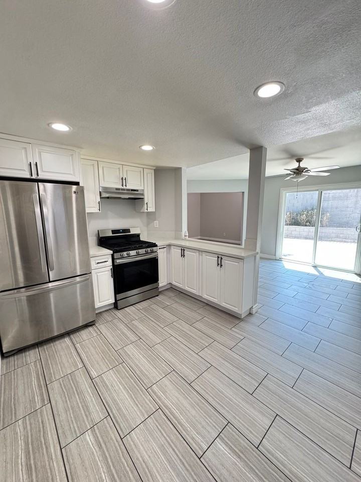 1351 Christobal Ln - Photo 6 of 37