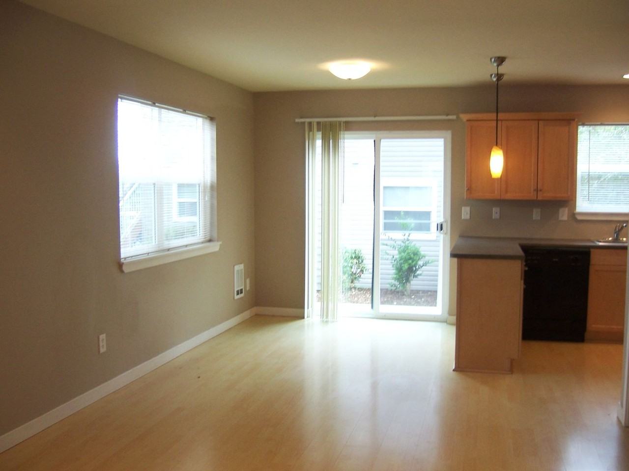 5739 Fallbrook Ln - Photo 4 of 13