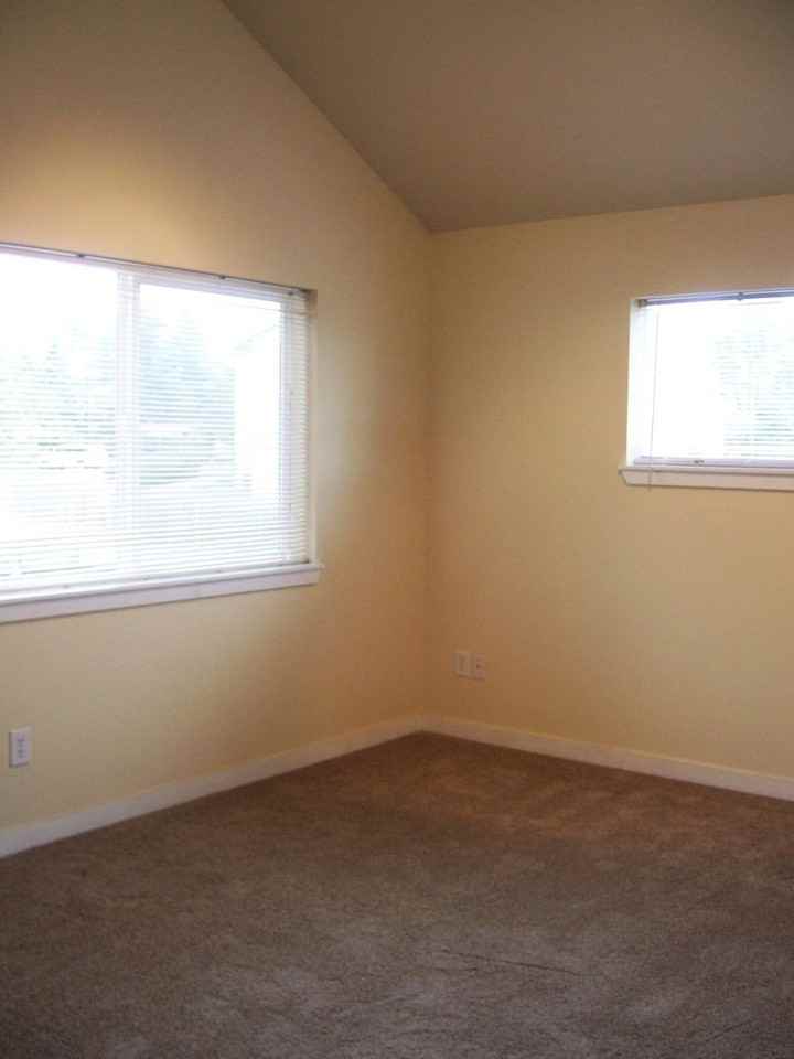 5739 Fallbrook Ln - Photo 5 of 13