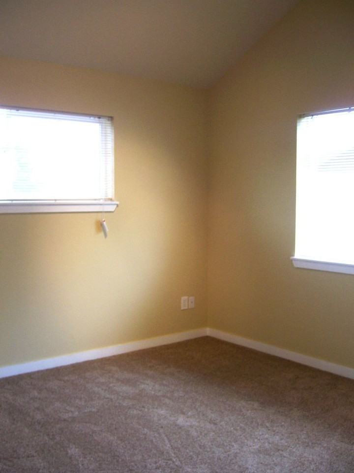 5739 Fallbrook Ln - Photo 7 of 13