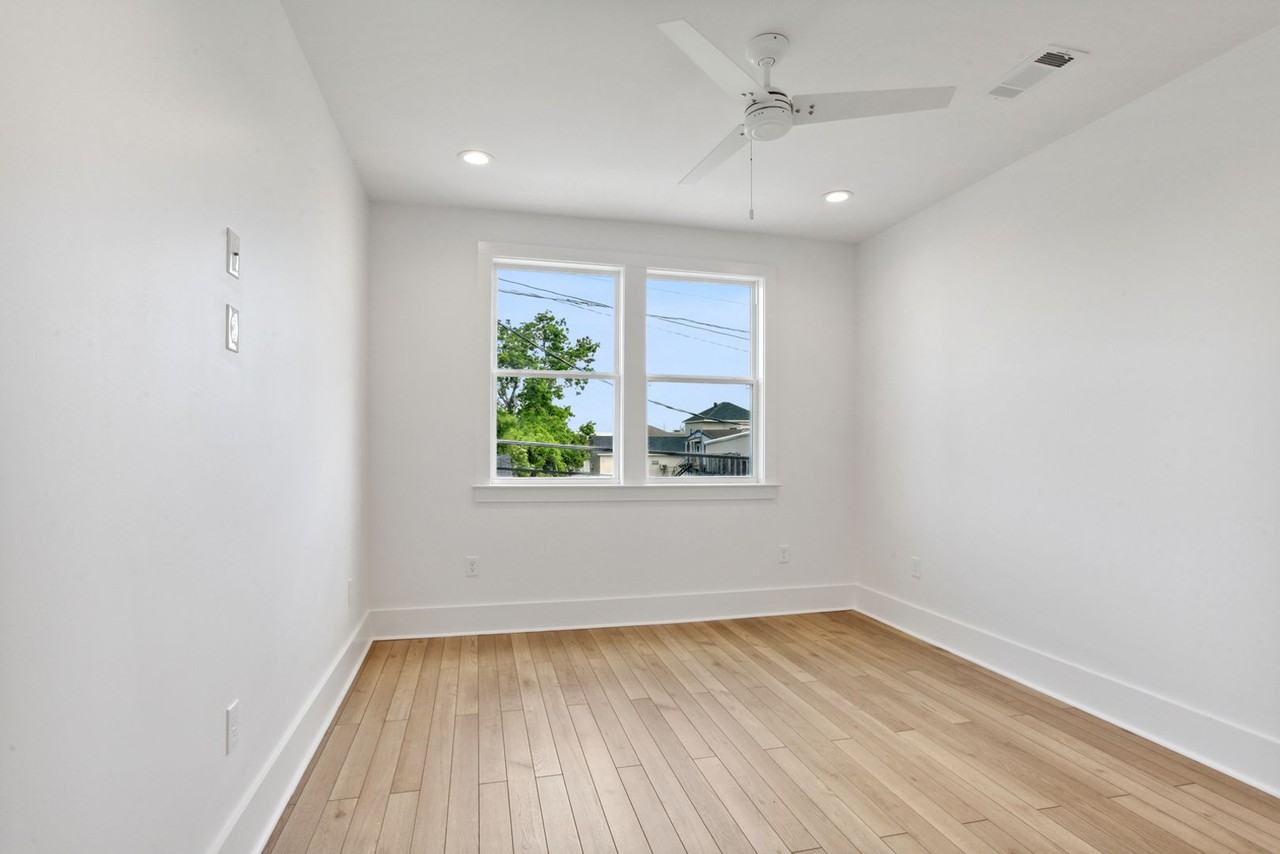 2418 2418 - 2420 Clara Street - 2418 #2418 - Photo 6 of 10