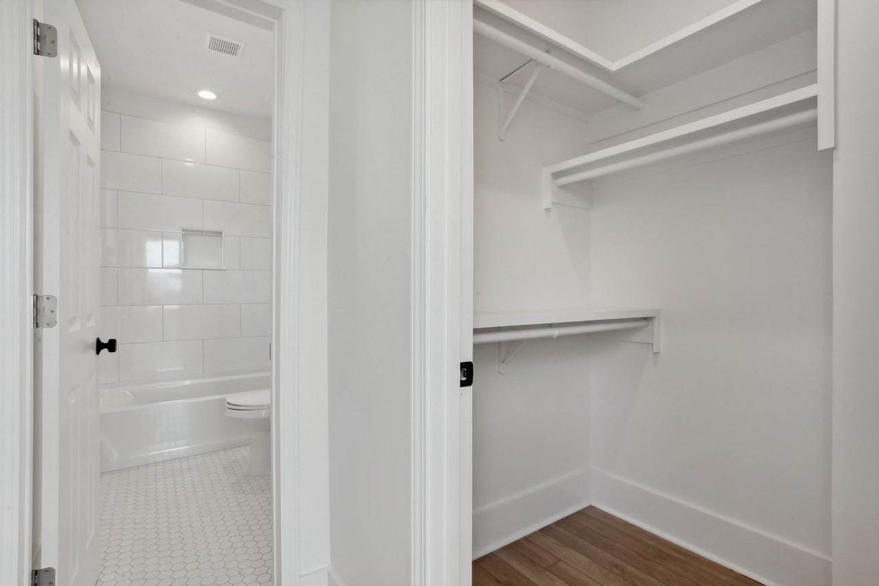 2725 2725 - 2727 Third Street - 2725 #2725 - Photo 7 of 13