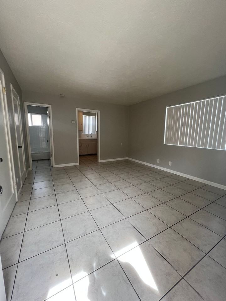 355-375 El Camino Ave - Photo 2 of 16