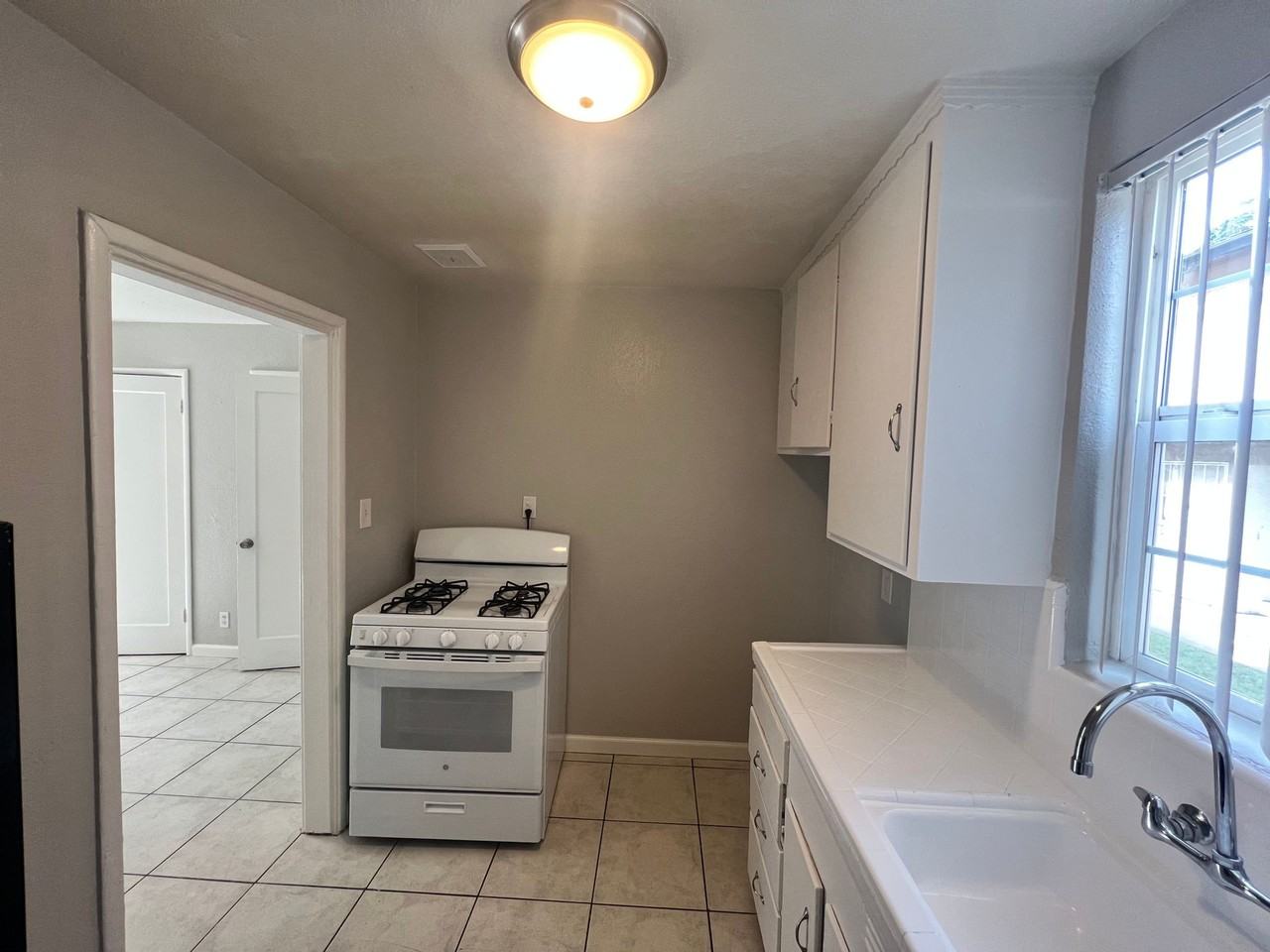 355-375 El Camino Ave - Photo 3 of 16