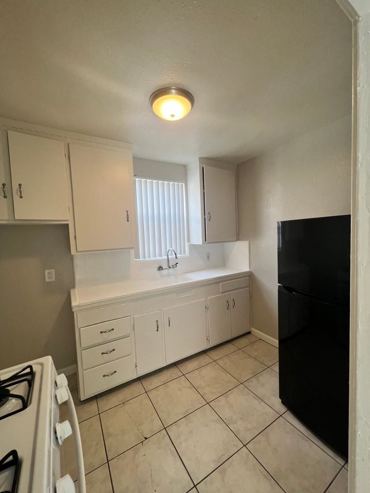355-375 El Camino Ave - Photo 5 of 16