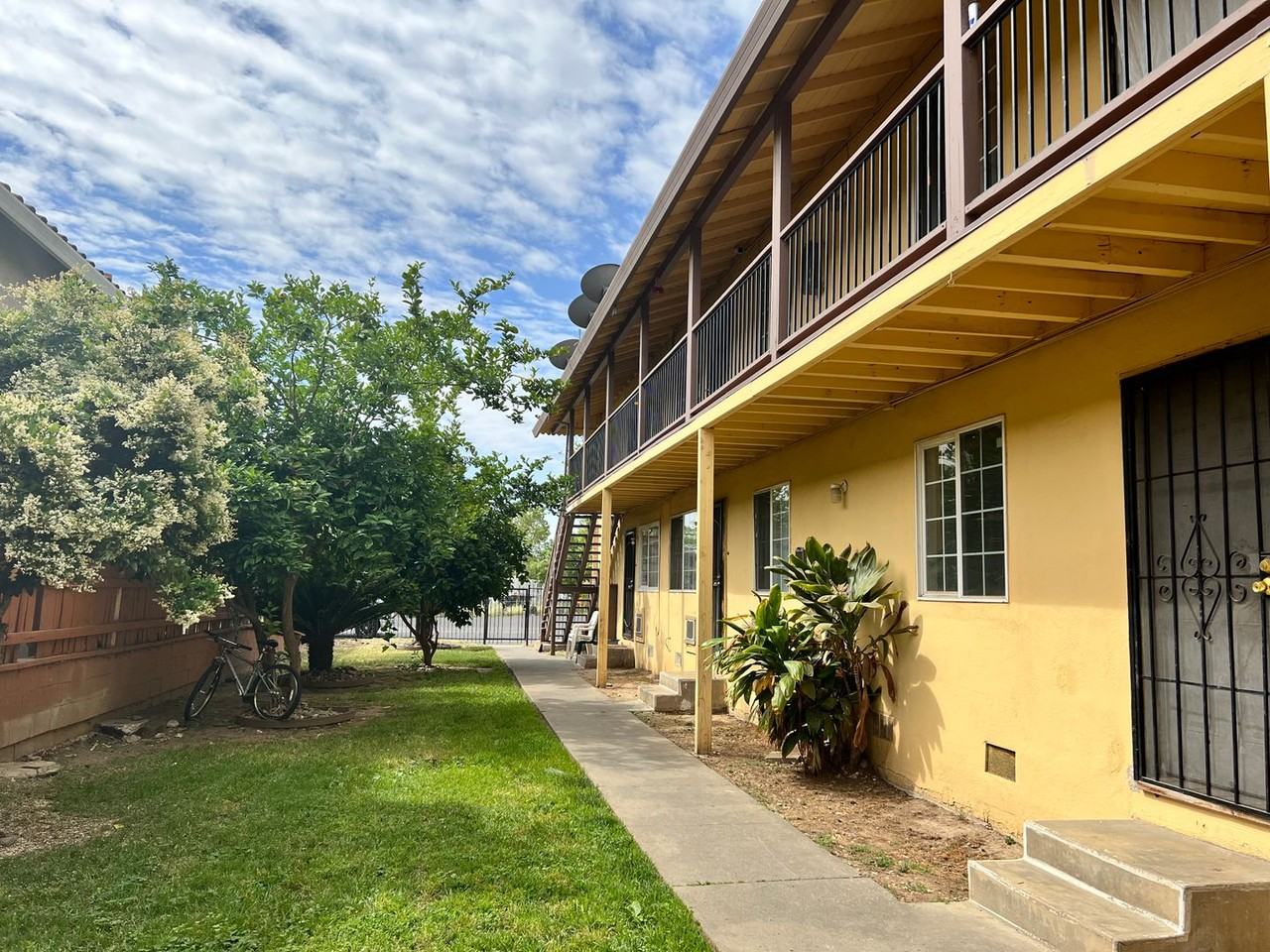 355-375 El Camino Ave - Photo 7 of 16