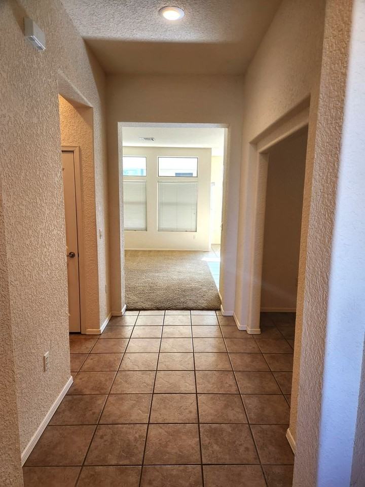 2409 Cortina Mnr - Photo 7 of 39