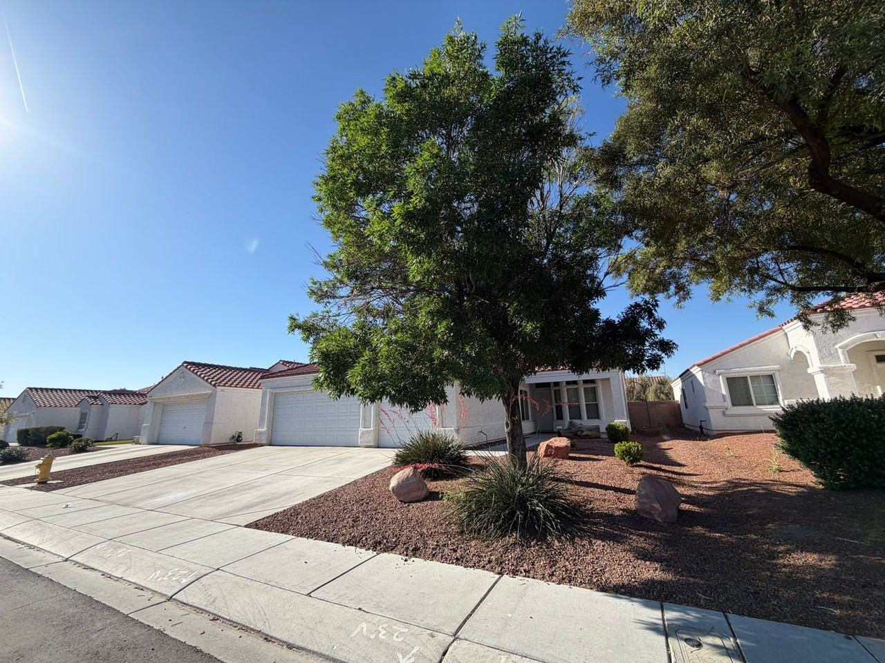 2139 Meadow Green Ave - Photo 3 of 30