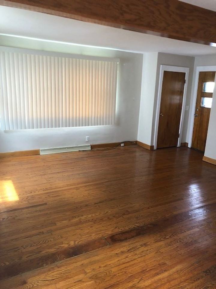 2018 Maple Ave Ne - Photo 5 of 8