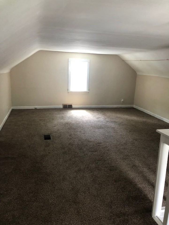 2018 Maple Ave Ne - Photo 6 of 8