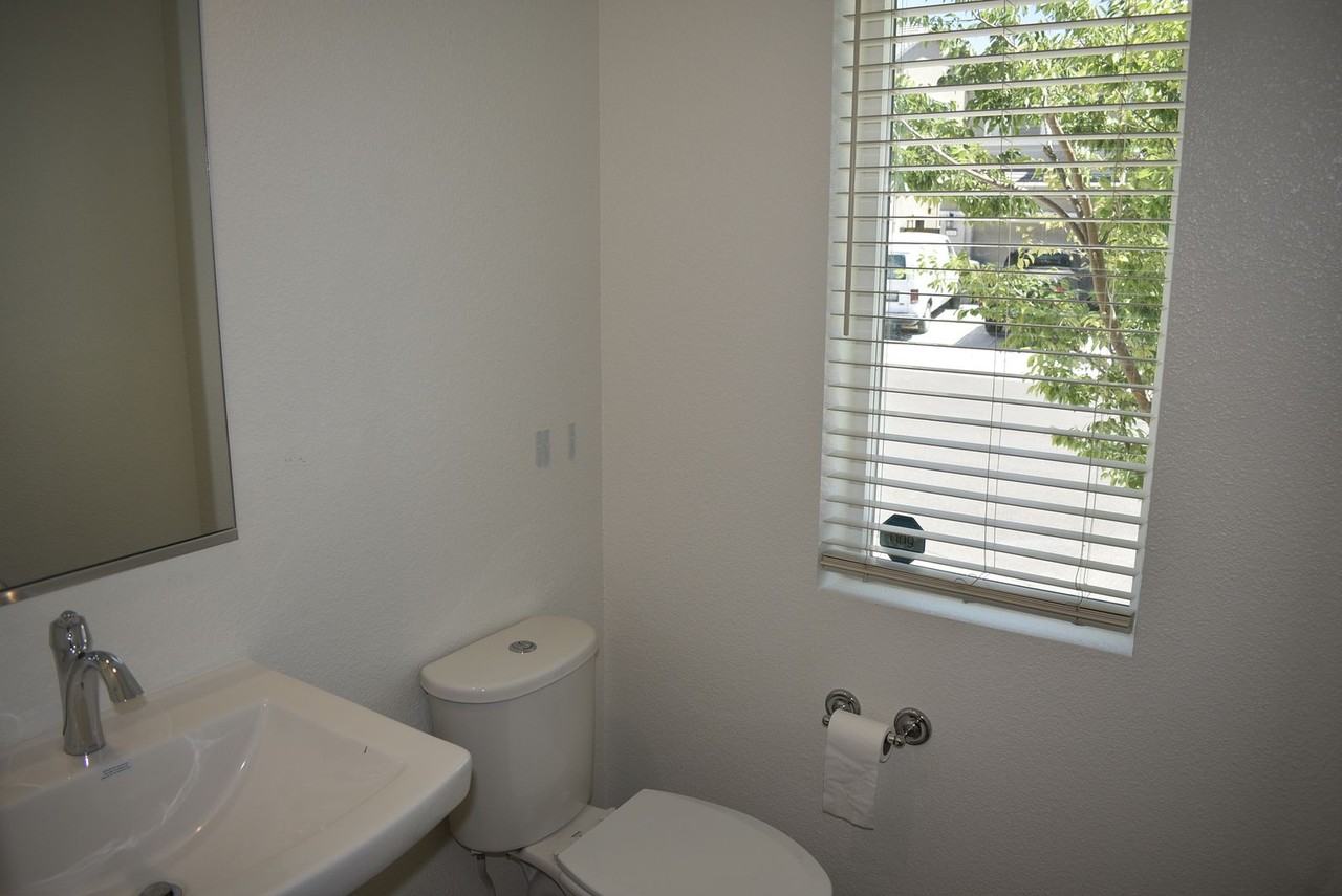 1655 Lion St - Photo 5 of 19