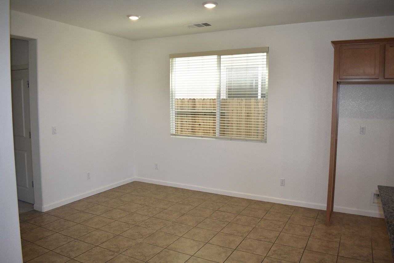 1655 Lion St - Photo 7 of 19