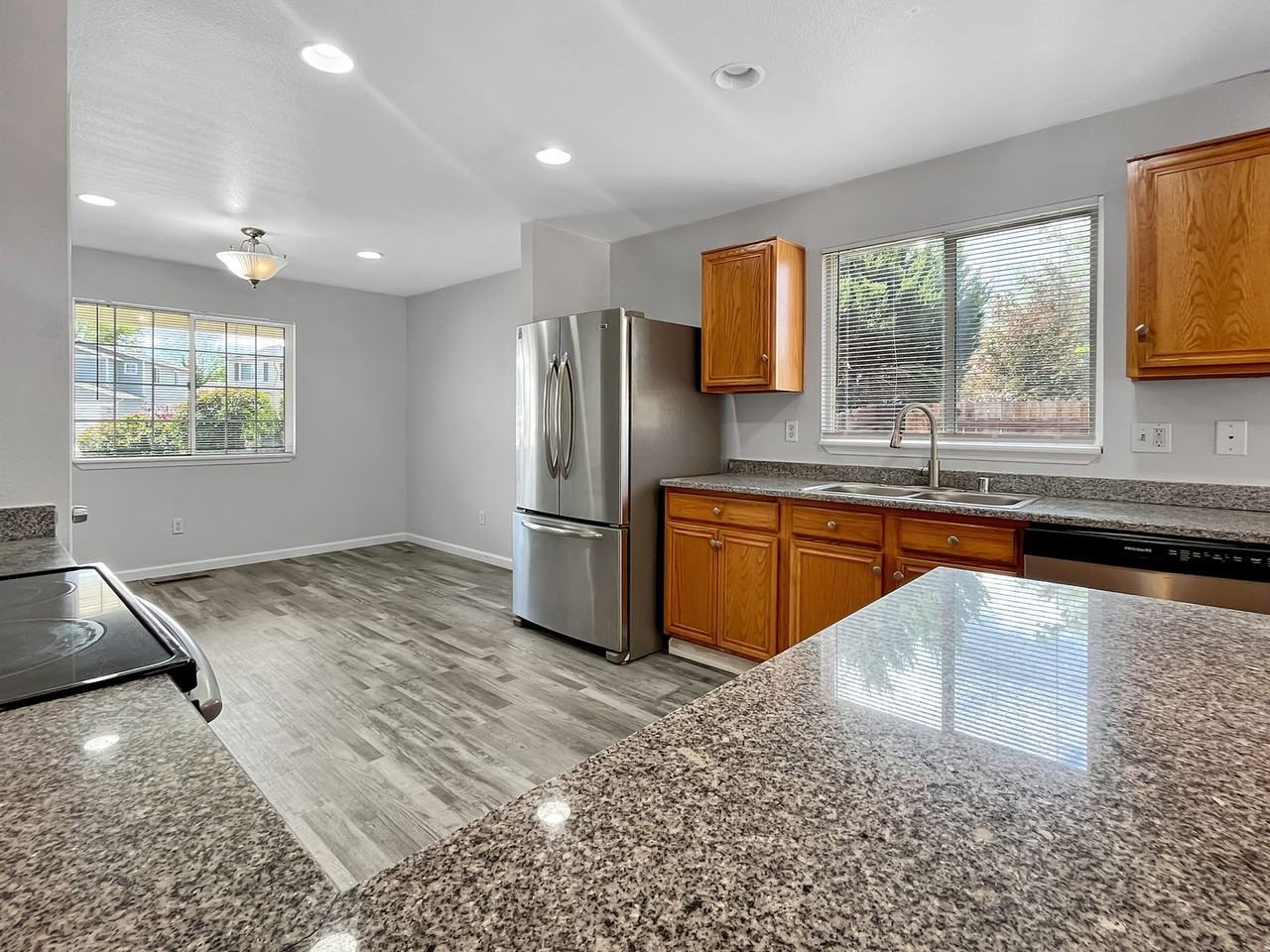 10025 Shooting Star Ct - Photo 4 of 24