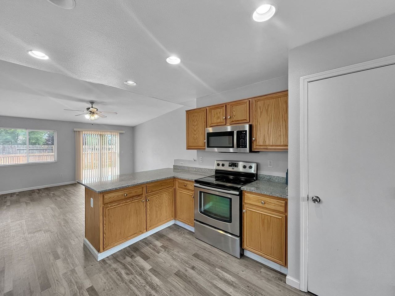 10025 Shooting Star Ct - Photo 6 of 24