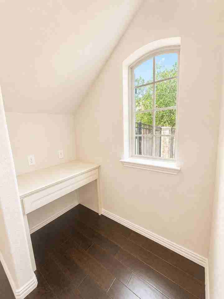 1033 Lone Ivory Trl - Photo 3 of 31