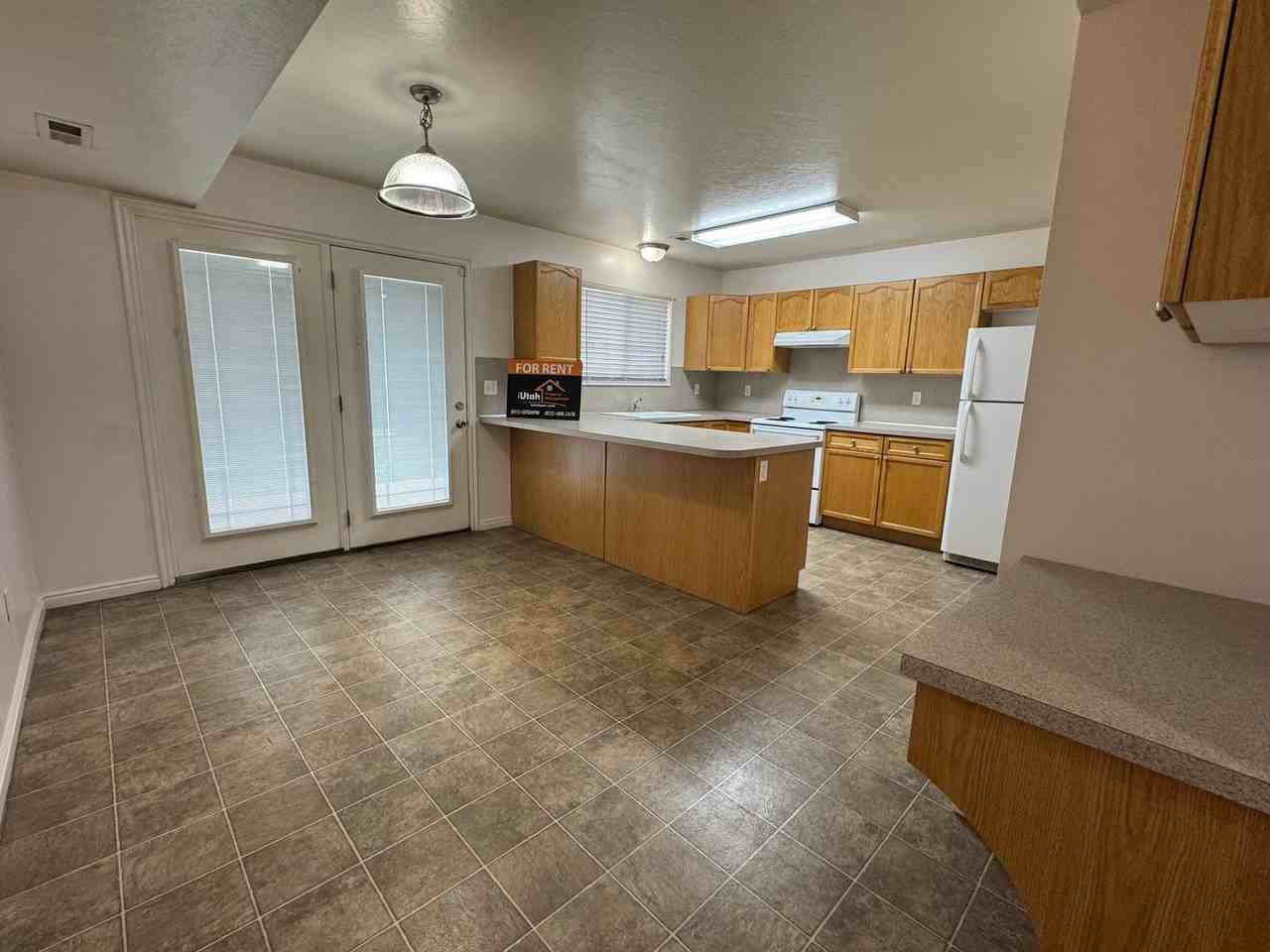 298 E 2350 N - Photo 5 of 22
