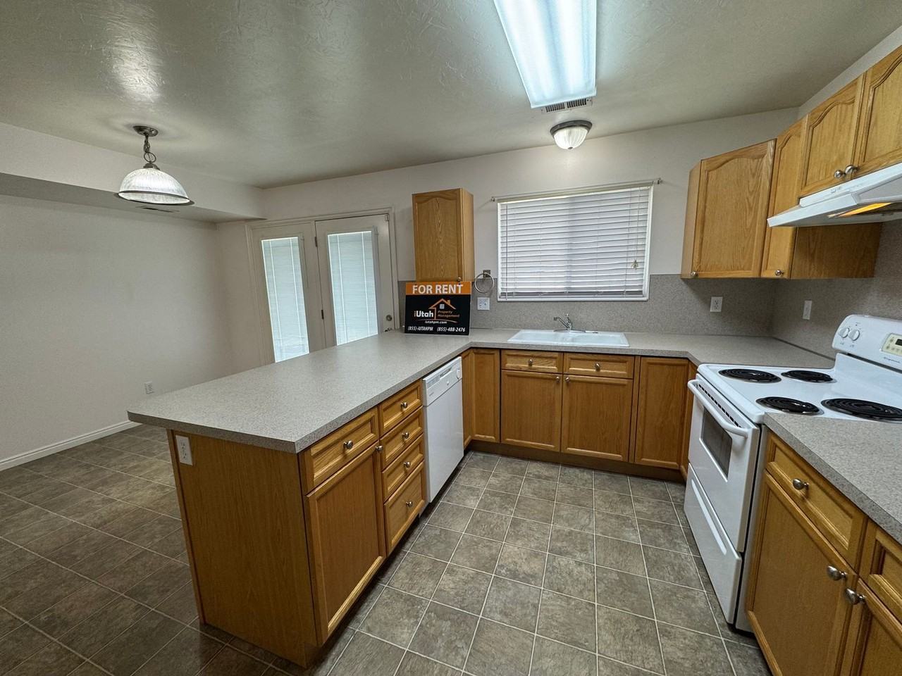 298 E 2350 N - Photo 6 of 22