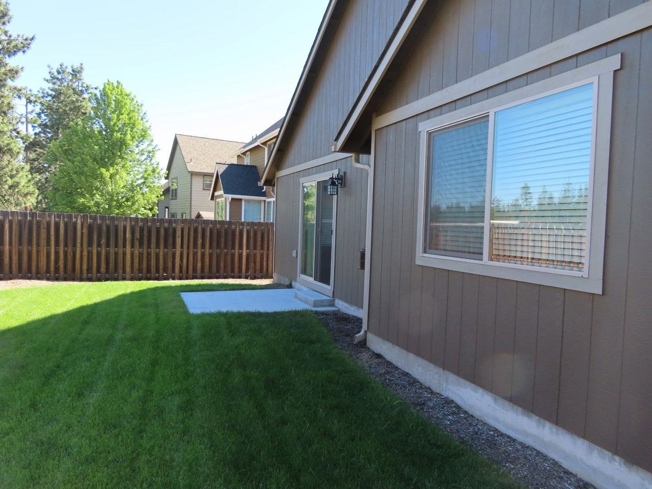61174 Geary Dr - Photo 3 of 12