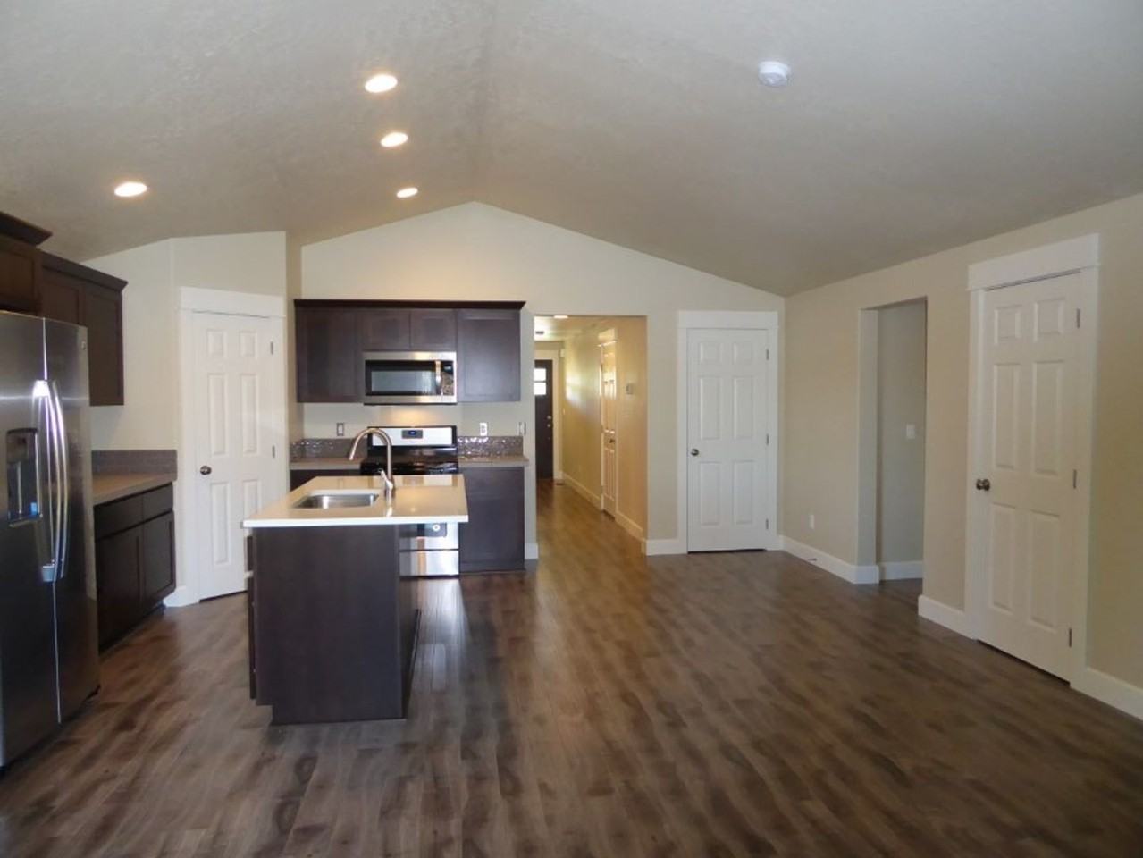 61174 Geary Dr - Photo 5 of 12