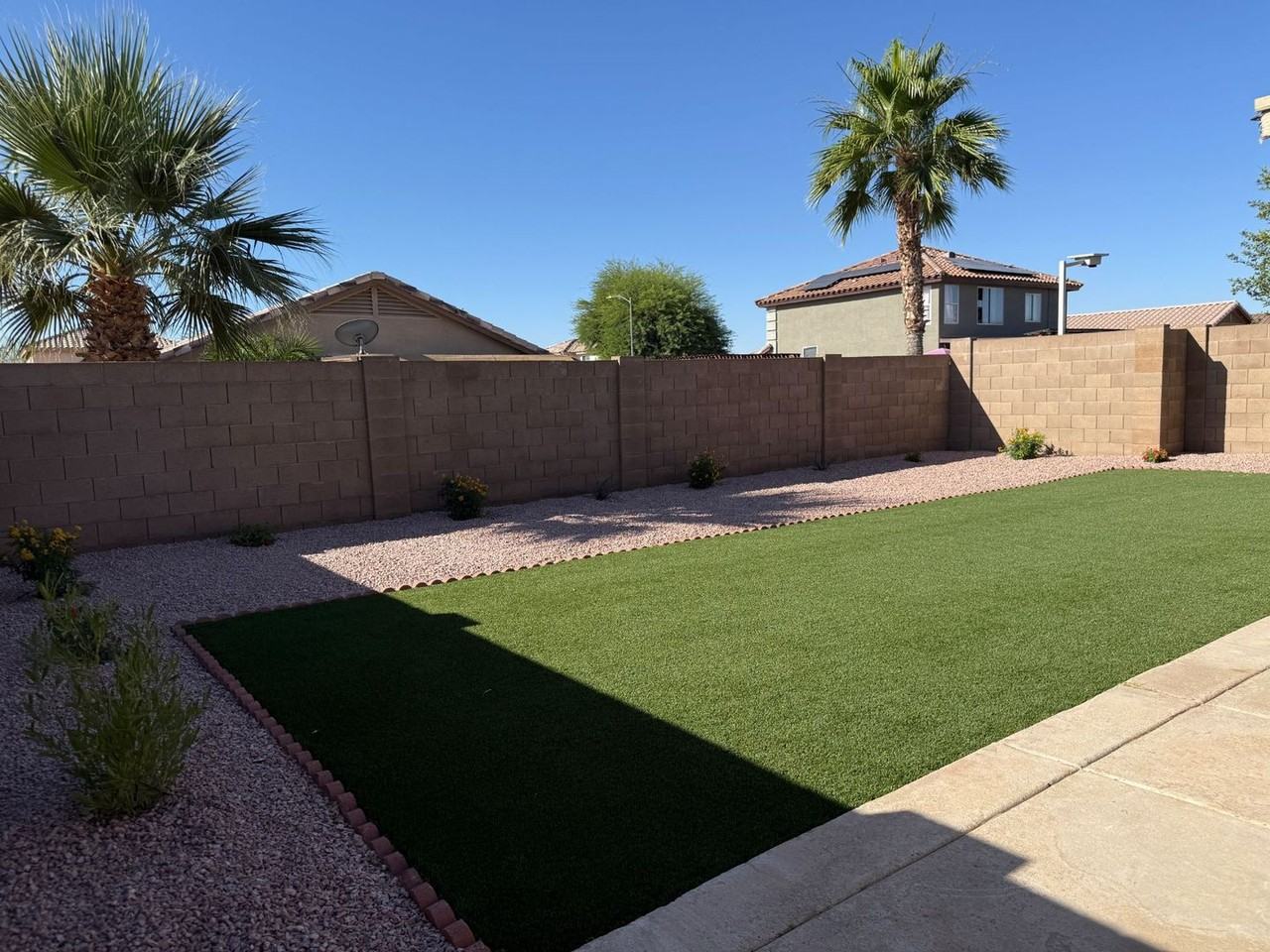 12071 W Dahlia Dr - Photo 4 of 18