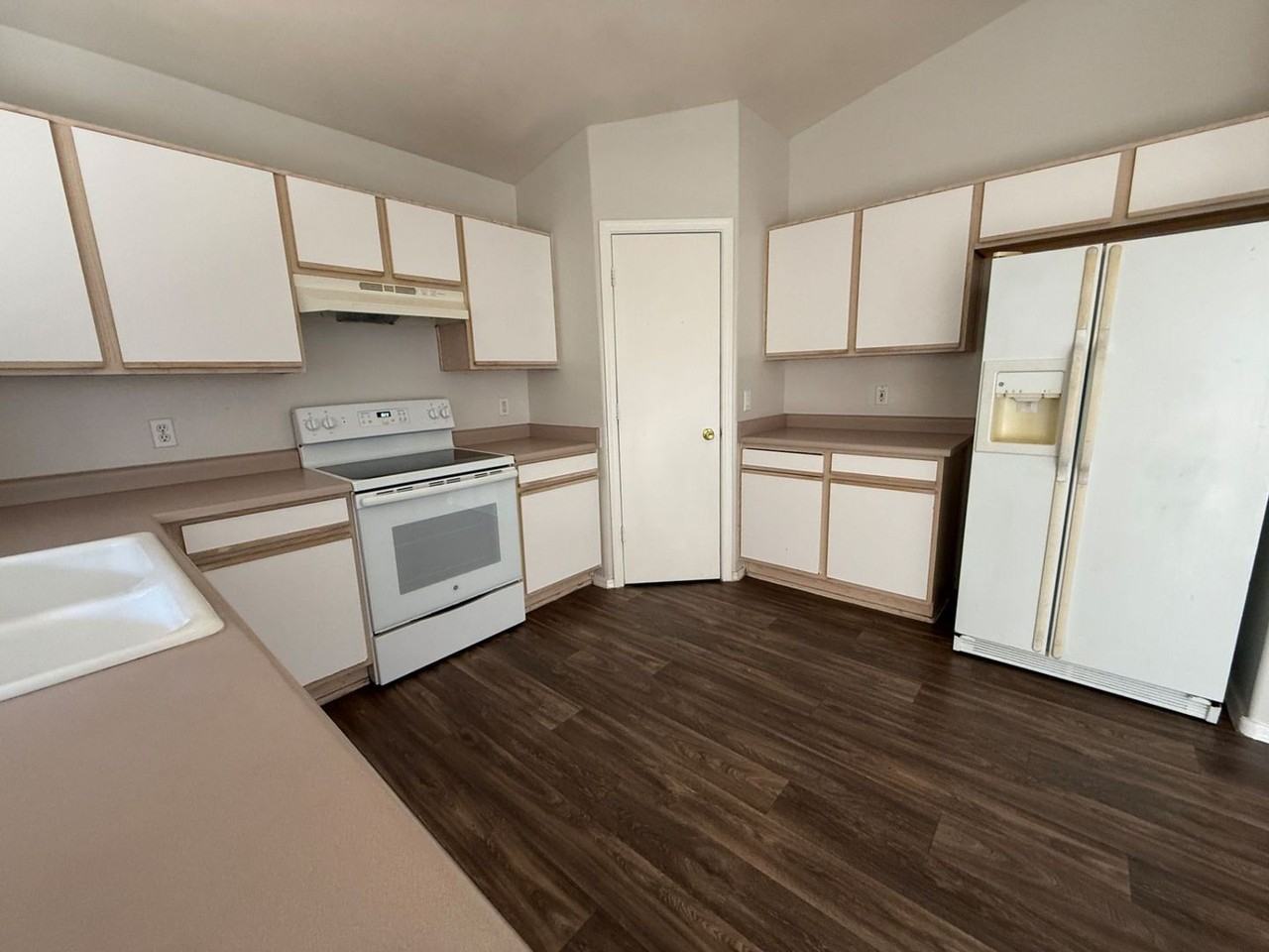12071 W Dahlia Dr - Photo 5 of 18