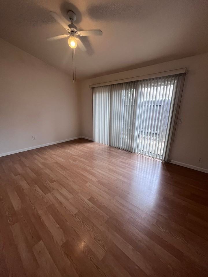 7915 Zenith Dr - Photo 5 of 12