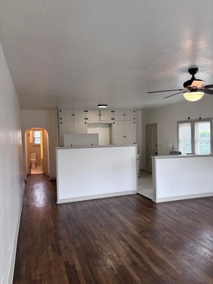 218 S Moore Ave - Photo 5 of 17
