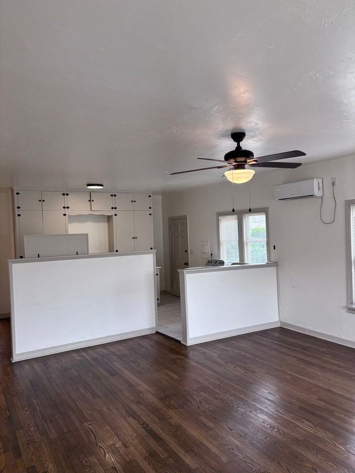 218 S Moore Ave - Photo 6 of 17