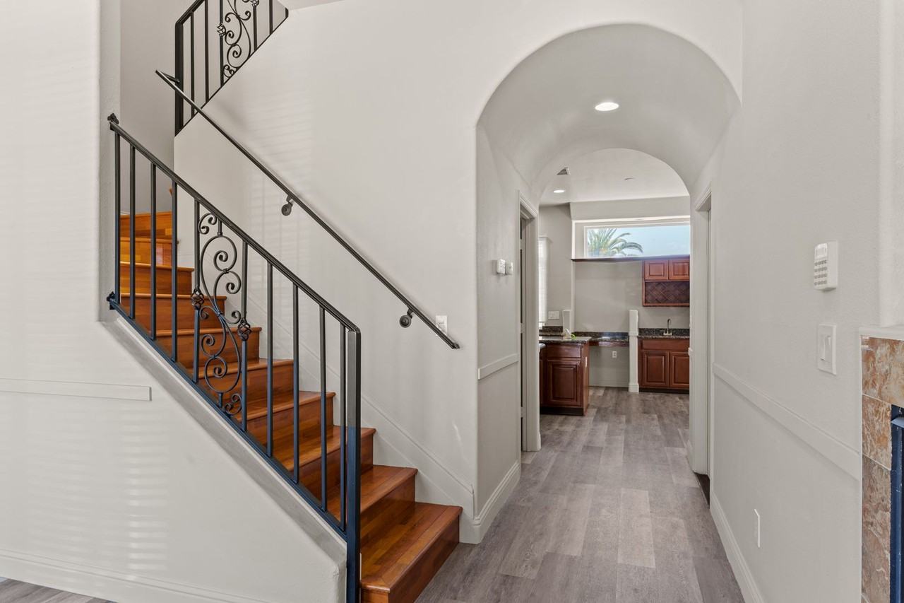 1781 Bali Ct - Photo 4 of 47