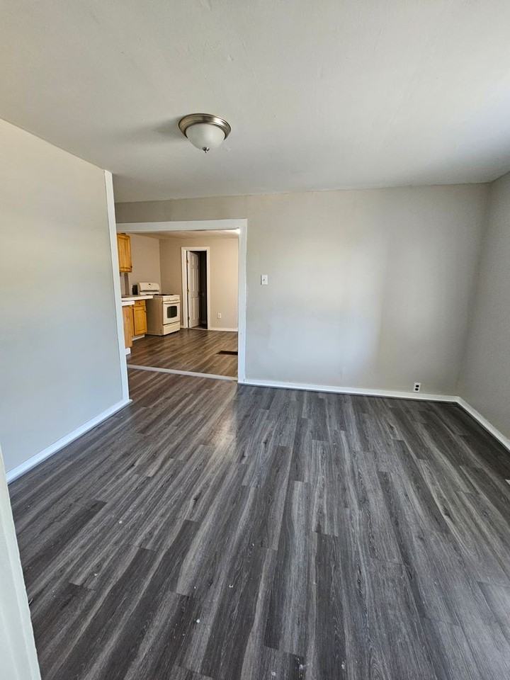 61-71.5 Pine St - Photo 7 of 13