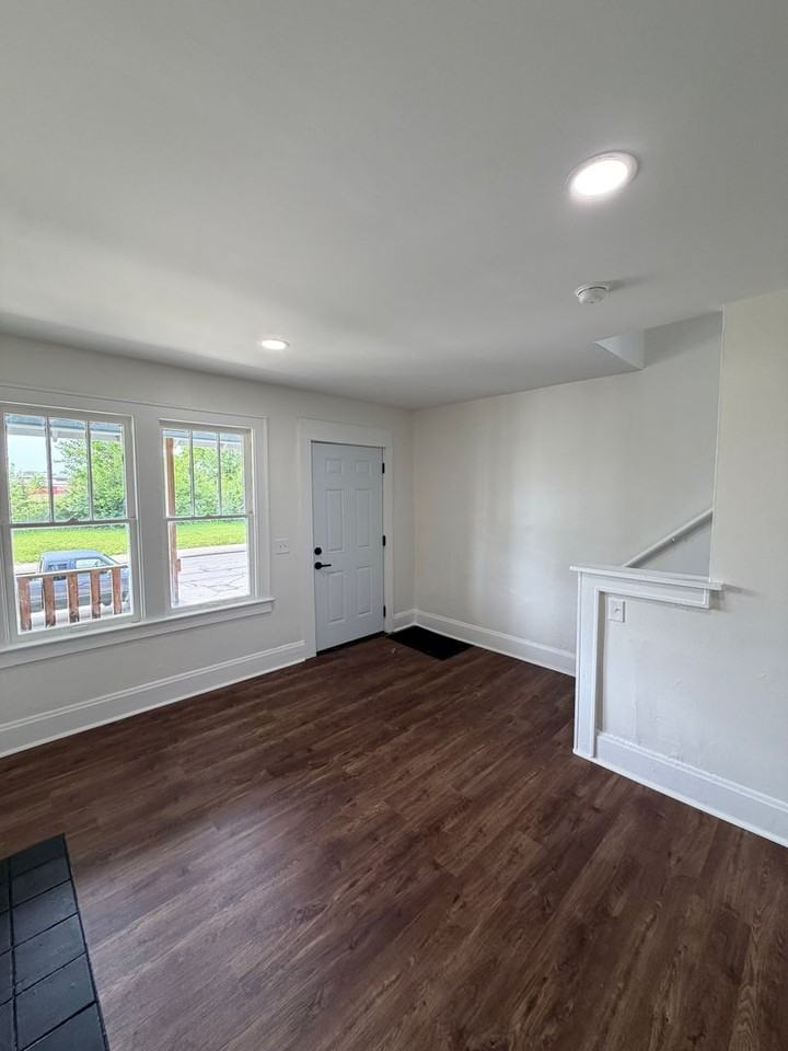 726 Frebis Ave - Photo 3 of 14